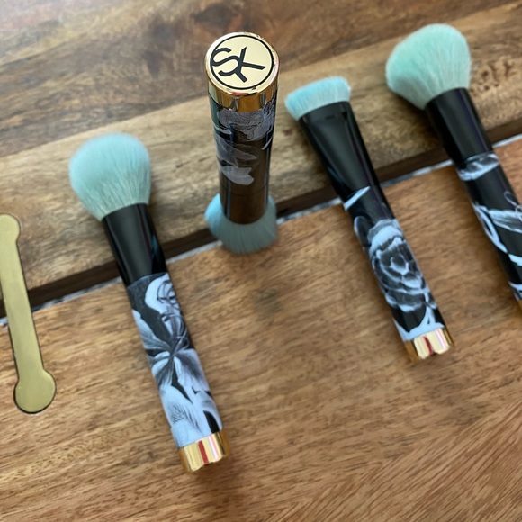SONIA KASHUK 4pc brush set🖤 - Picture 2 of 4
